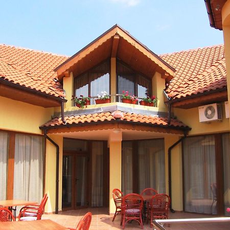 Hotel Queen Aydemir Exterior photo