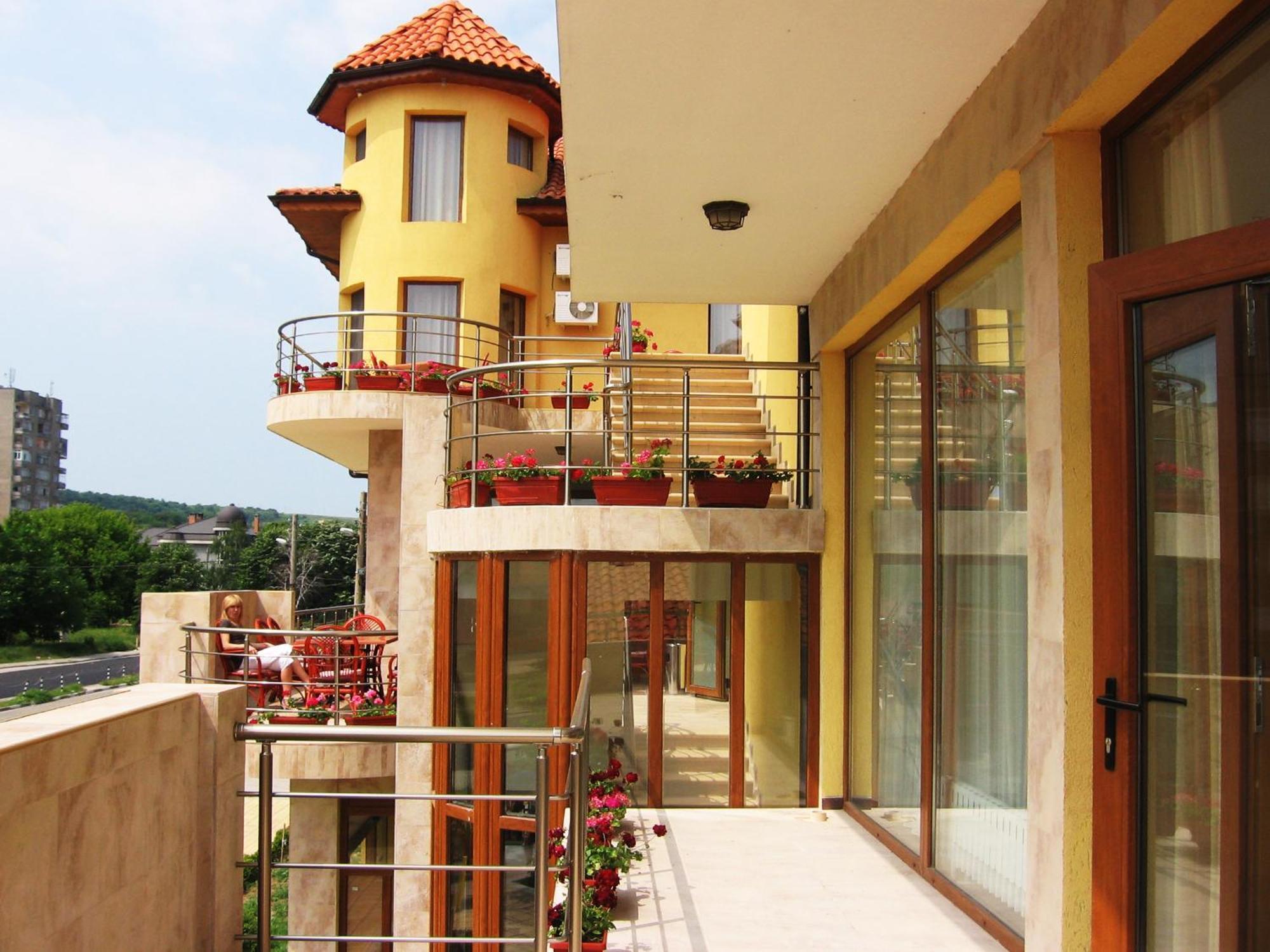 Hotel Queen Aydemir Exterior photo